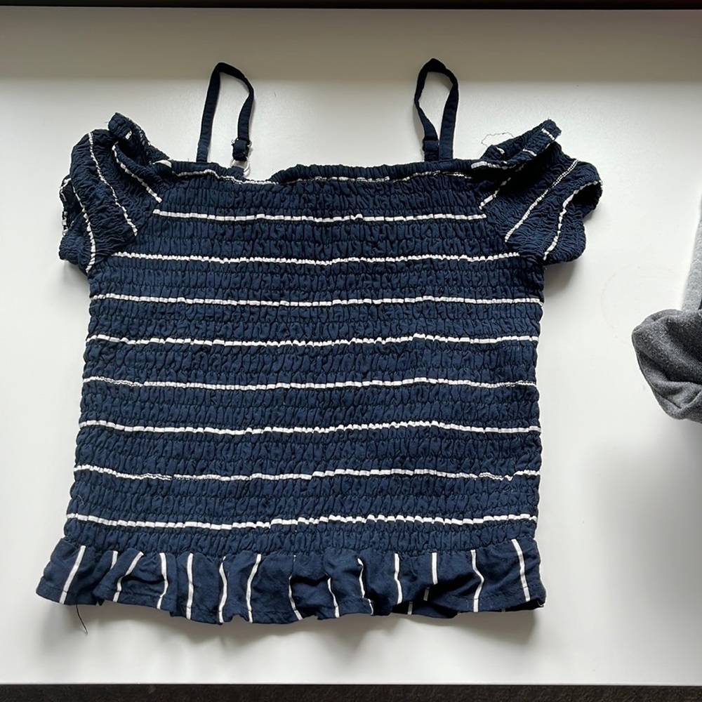 great condition barely worn Abercrombie kids top